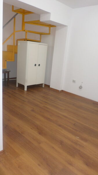 Floreasca, Dinamo, spatiu ultracentral, in curte,