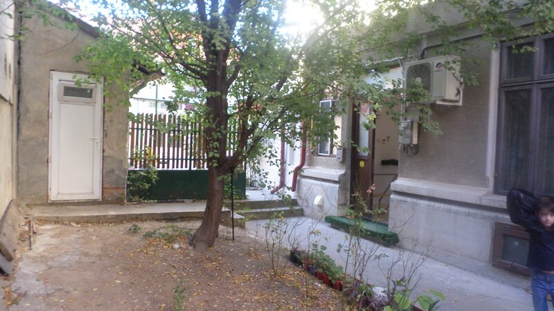 Floreasca, Dinamo, spatiu ultracentral, in curte,